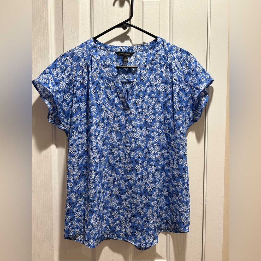Banana Republic Blue Short Sleeved Top Small